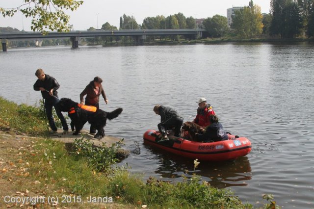 Zamykání vody 2015